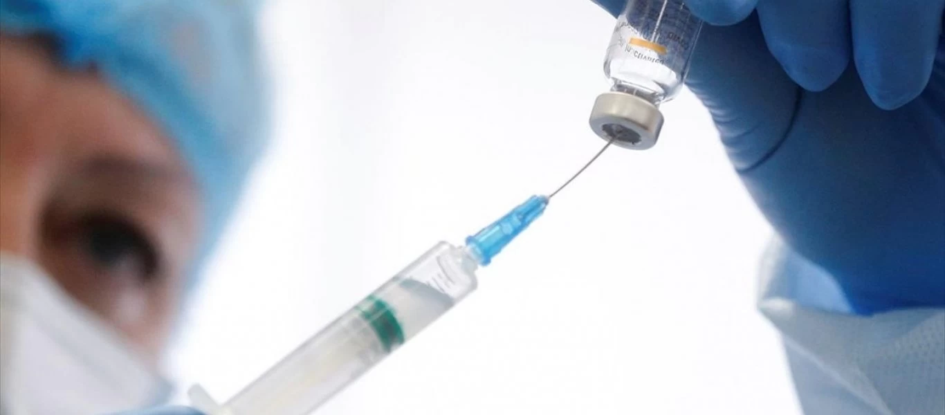 «Κοκτέιλ» εμβολίων κορωνοϊού: Ποιος είναι ο καλύτερος συνδυασμός;